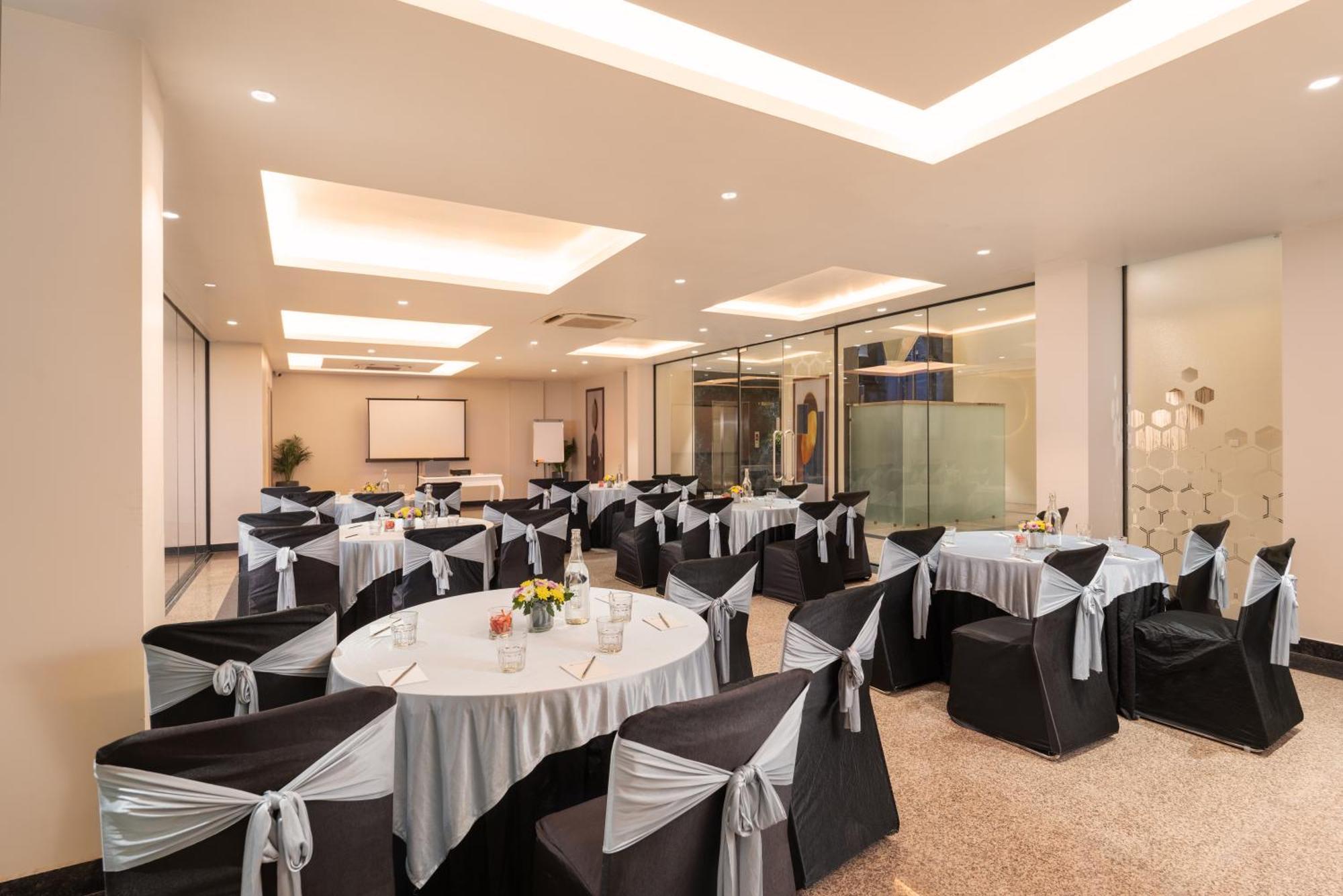 Foxtrail, Sector 42 - Am Hotel Kollection Gurgaon Exterior photo