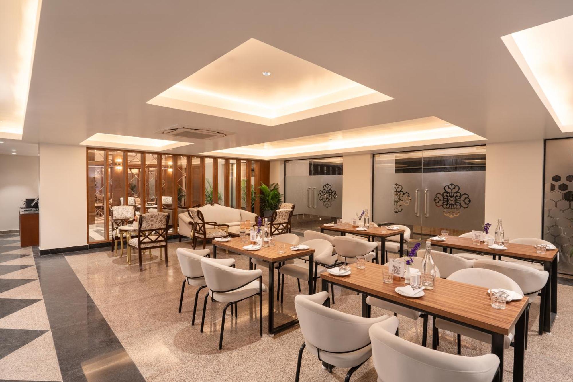 Foxtrail, Sector 42 - Am Hotel Kollection Gurgaon Exterior photo